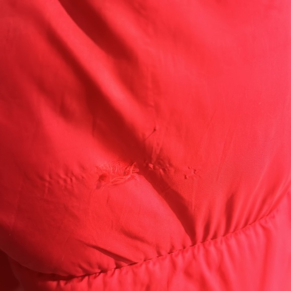 Red puffy coat size medium - Picture 5 of 6